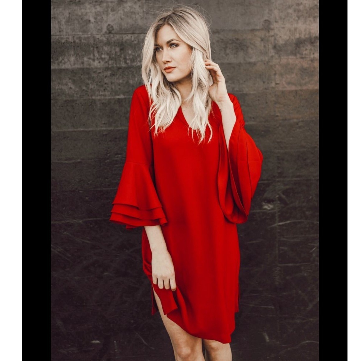 Tuckernuck Anna Cate Kylie Dress Scarlet Red Tiered Bell Sleeve Shift Dress L